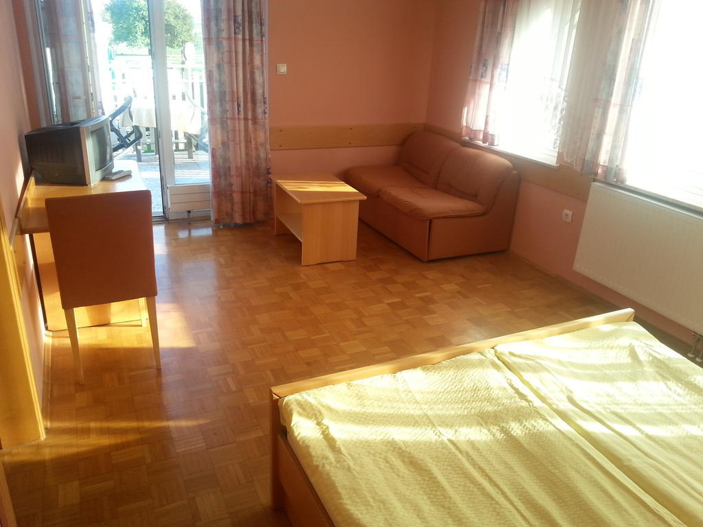 Penzion Zeleni Kakadu Maribor Extérieur photo